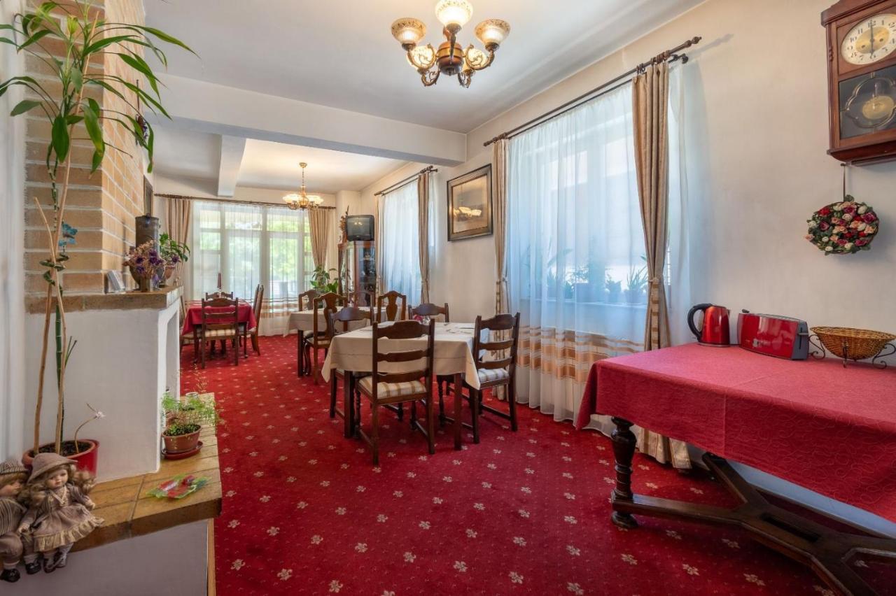 Villa-Hotel Escala Cluj-Napoca Eksteriør billede