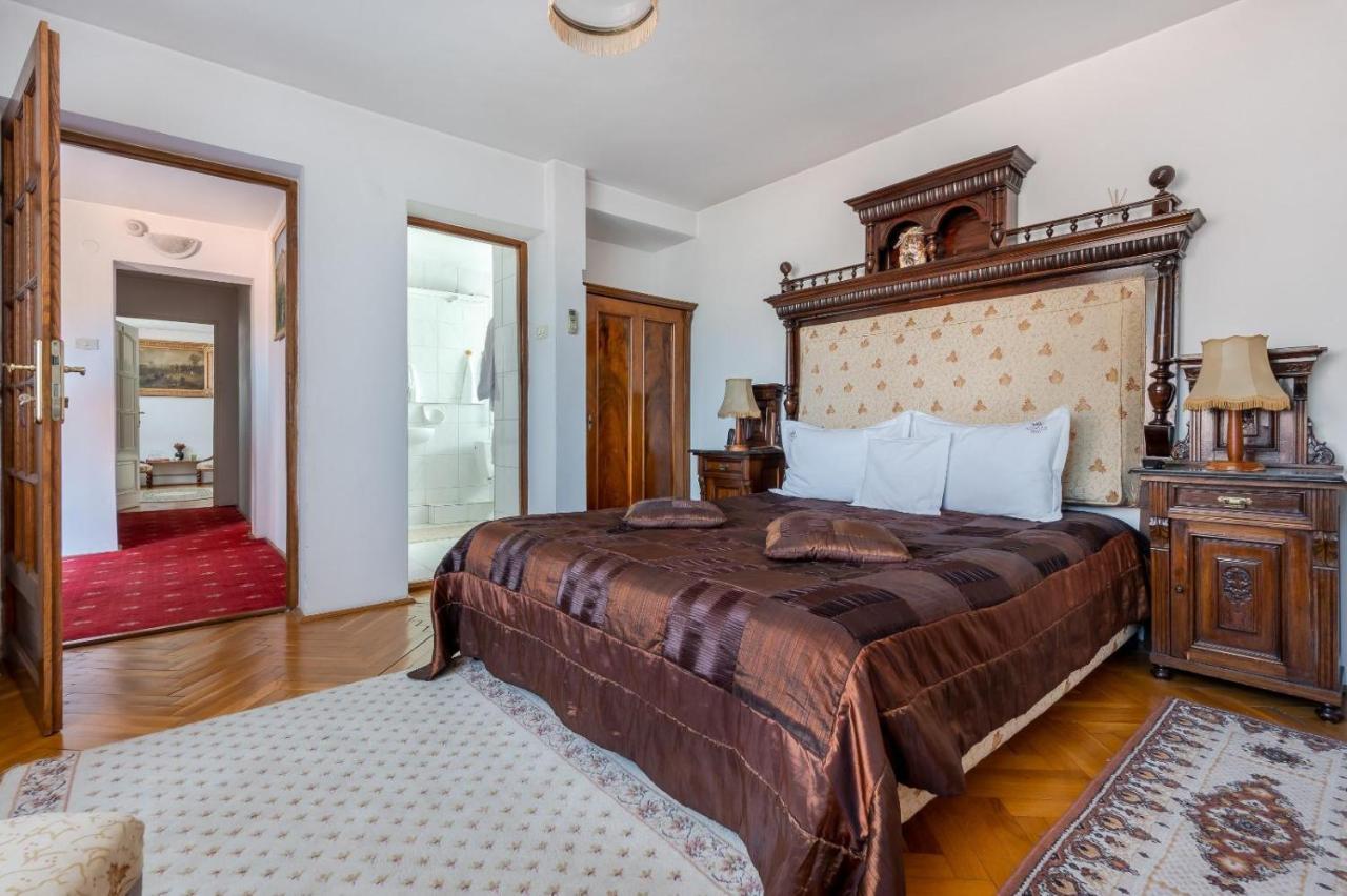 Villa-Hotel Escala Cluj-Napoca Eksteriør billede
