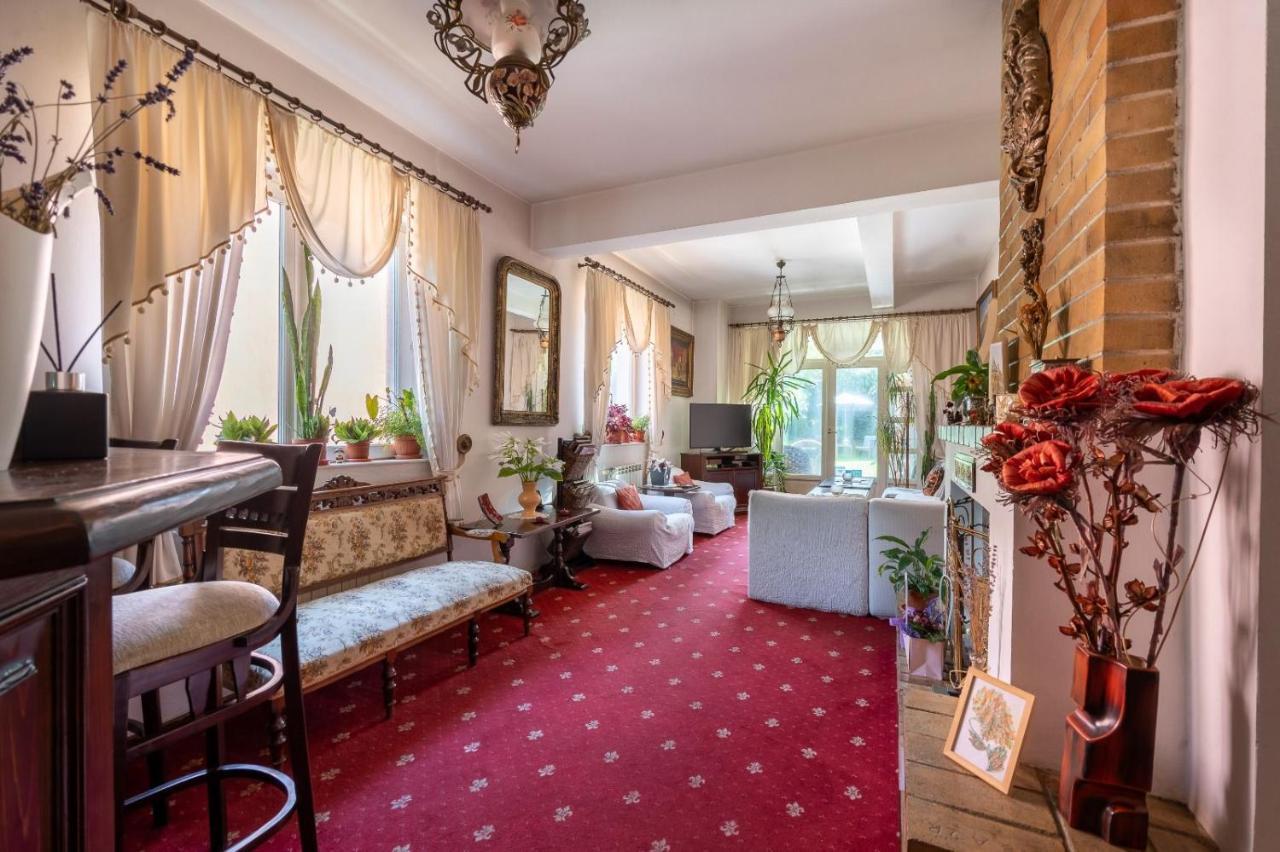 Villa-Hotel Escala Cluj-Napoca Eksteriør billede