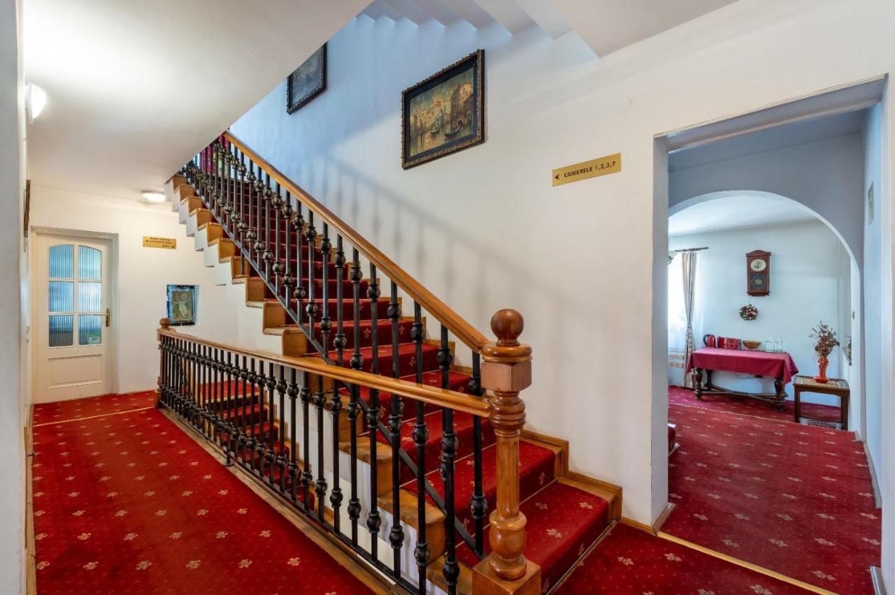 Villa-Hotel Escala Cluj-Napoca Eksteriør billede