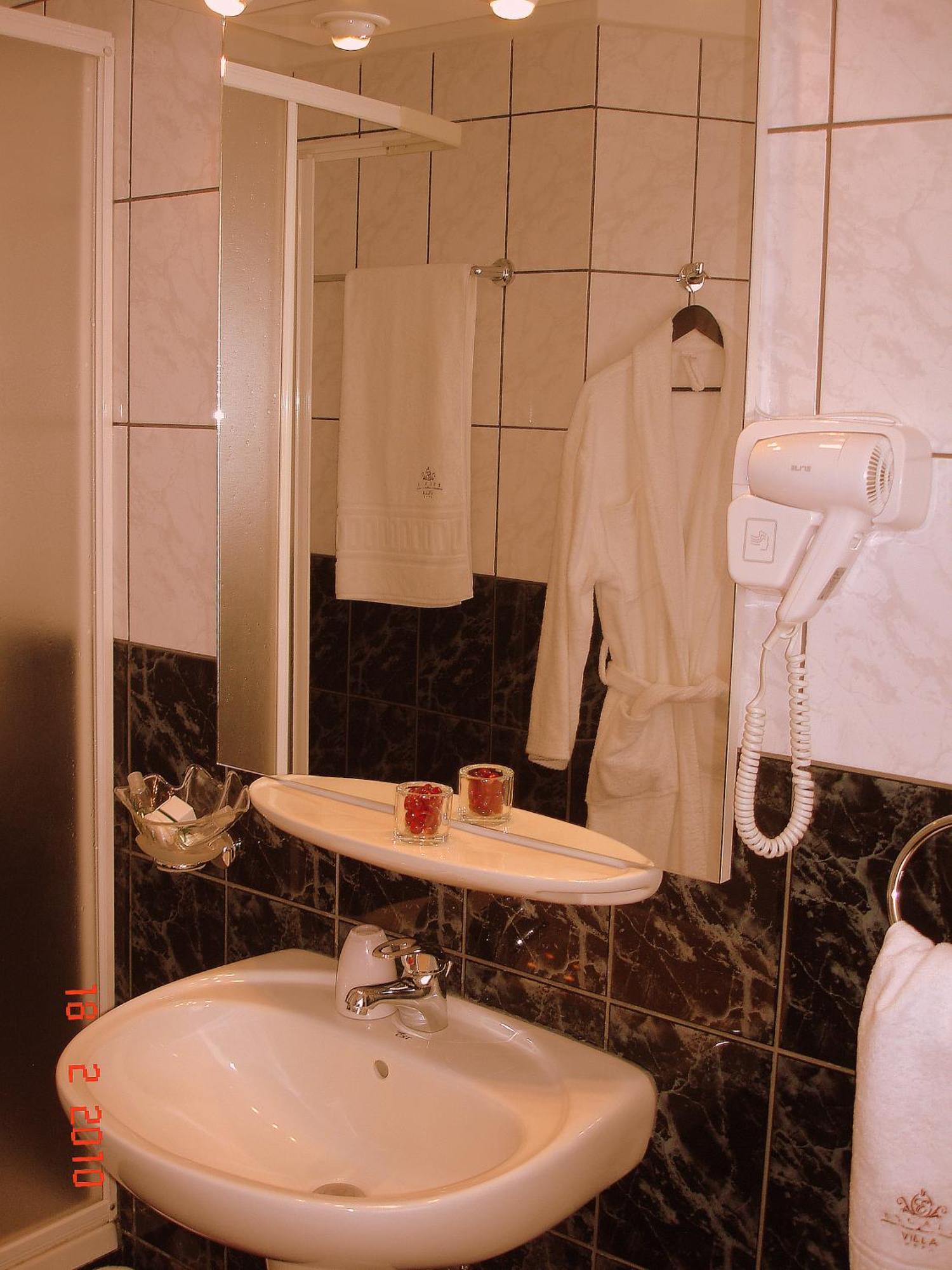 Villa-Hotel Escala Cluj-Napoca Eksteriør billede
