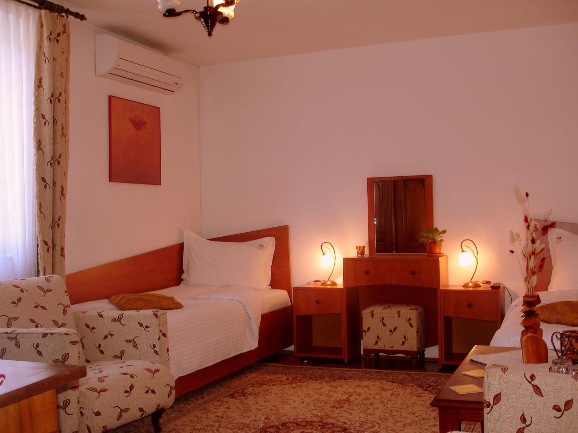 Villa-Hotel Escala Cluj-Napoca Eksteriør billede
