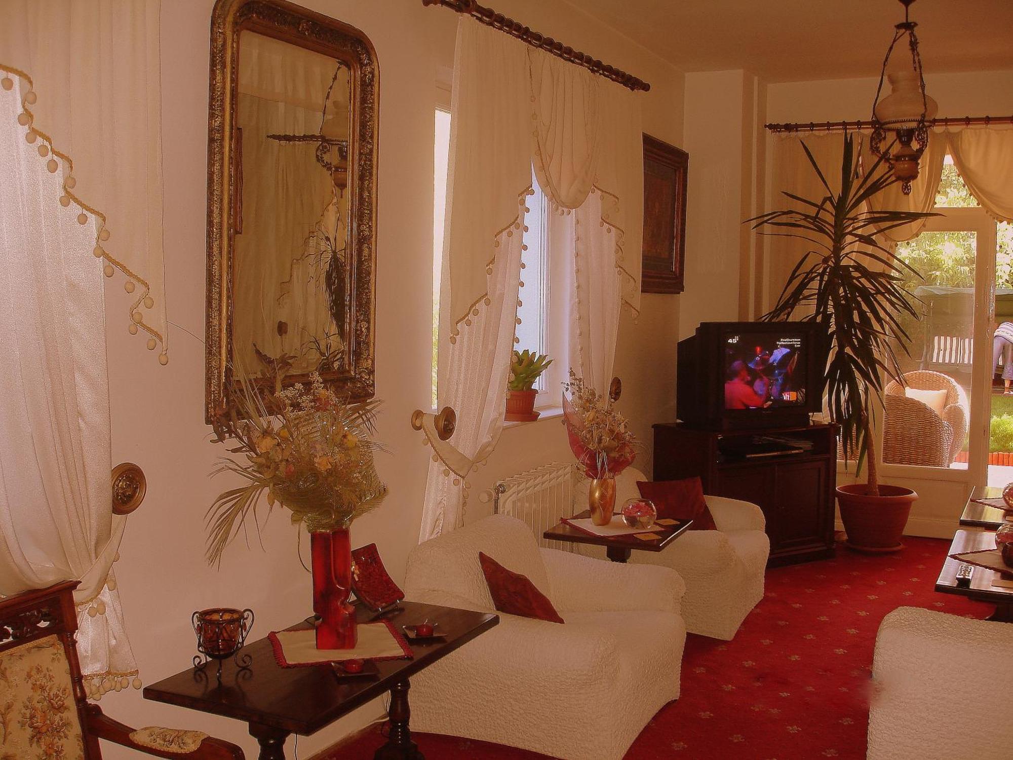 Villa-Hotel Escala Cluj-Napoca Eksteriør billede