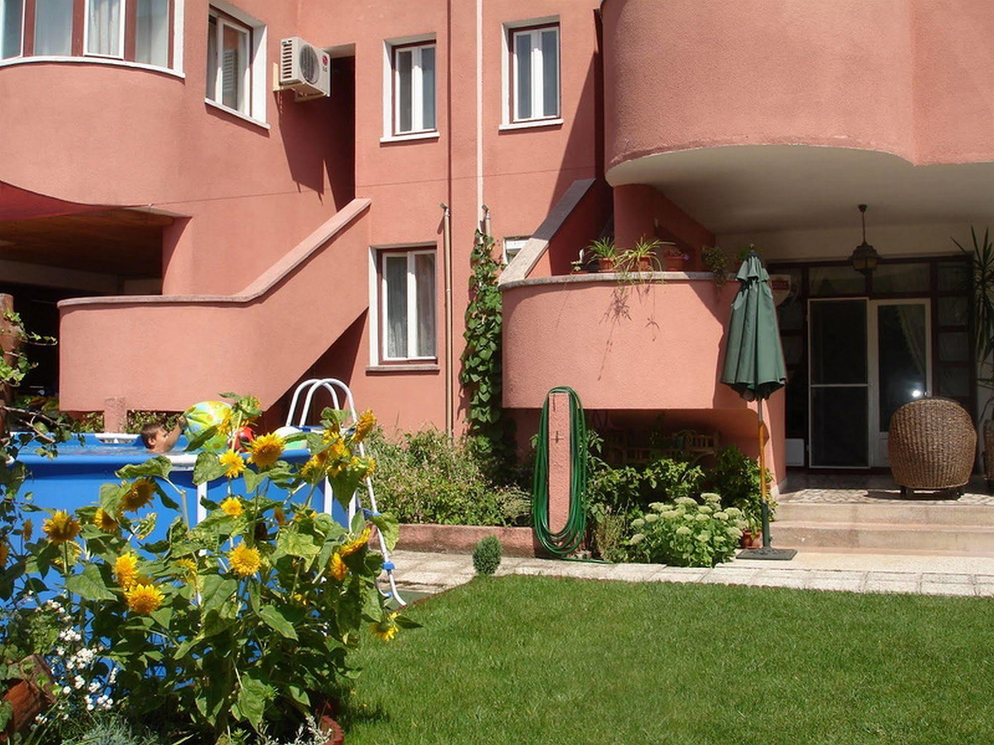 Villa-Hotel Escala Cluj-Napoca Eksteriør billede