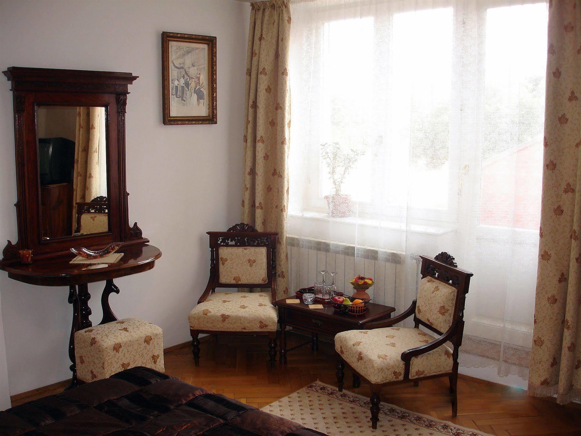 Villa-Hotel Escala Cluj-Napoca Eksteriør billede