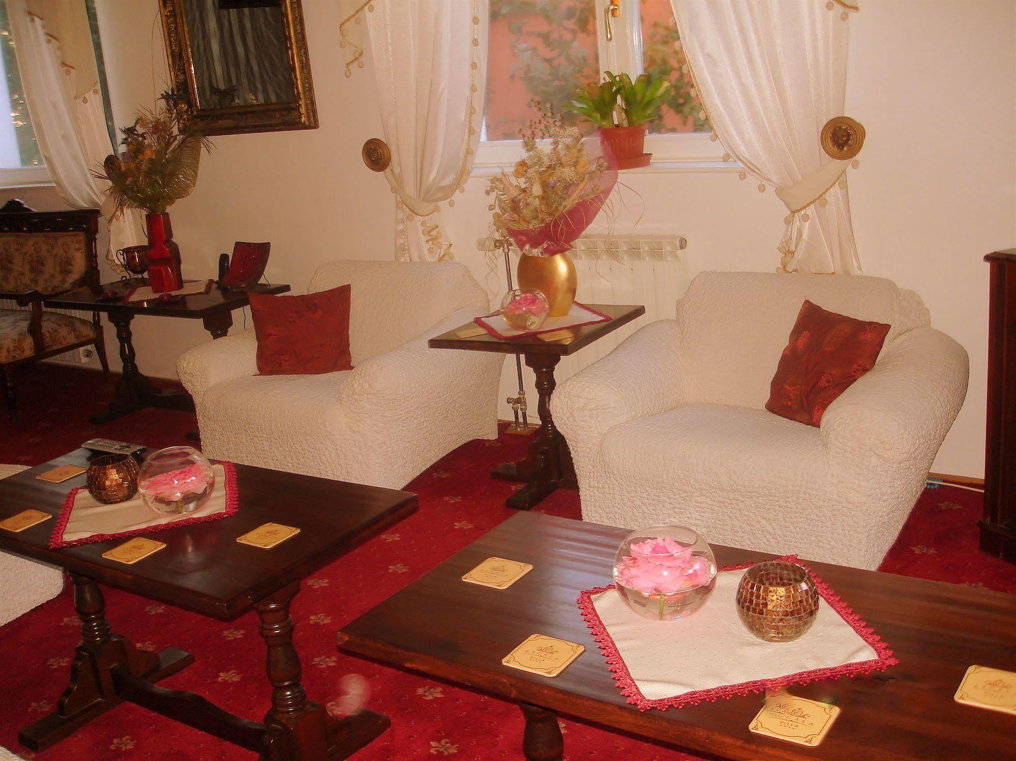 Villa-Hotel Escala Cluj-Napoca Eksteriør billede