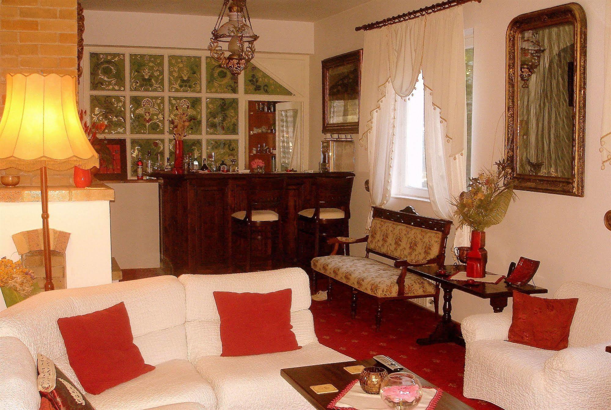 Villa-Hotel Escala Cluj-Napoca Eksteriør billede